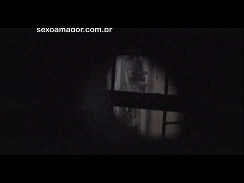 ❤️ Blondie wurdt yn it geheim op fideo opnommen troch in buertvoyeur ferburgen efter holle bakstiennen ️ Porno op fy.pornado-co.ru ❌❤